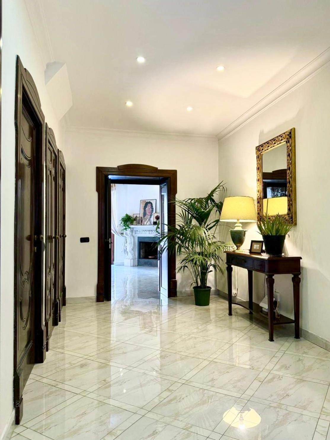 Guest house Matrimoniale Con Idromassaggio Naples